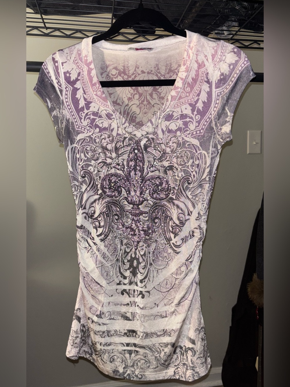 Lipstick Paisley V-Neck Ruched Stretch Cap Sleeve Tunic Tee M White Purple